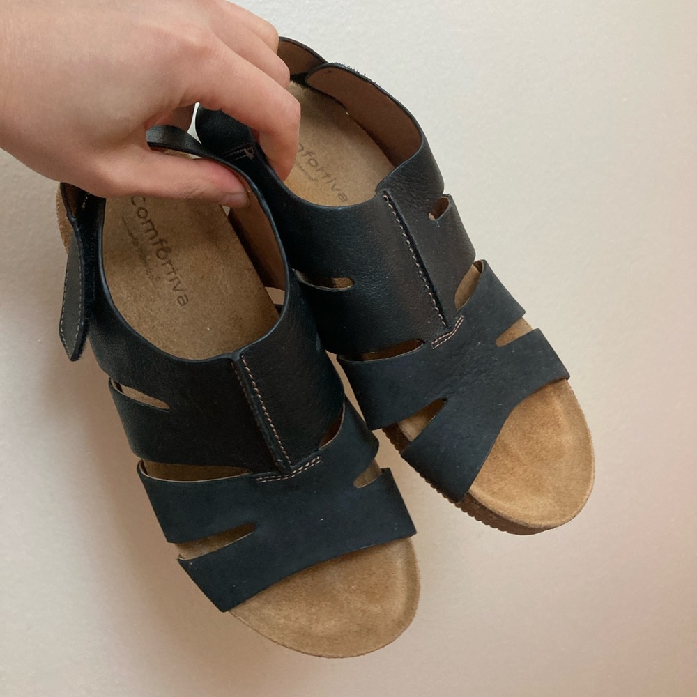 sandals - Picture 3 of 3